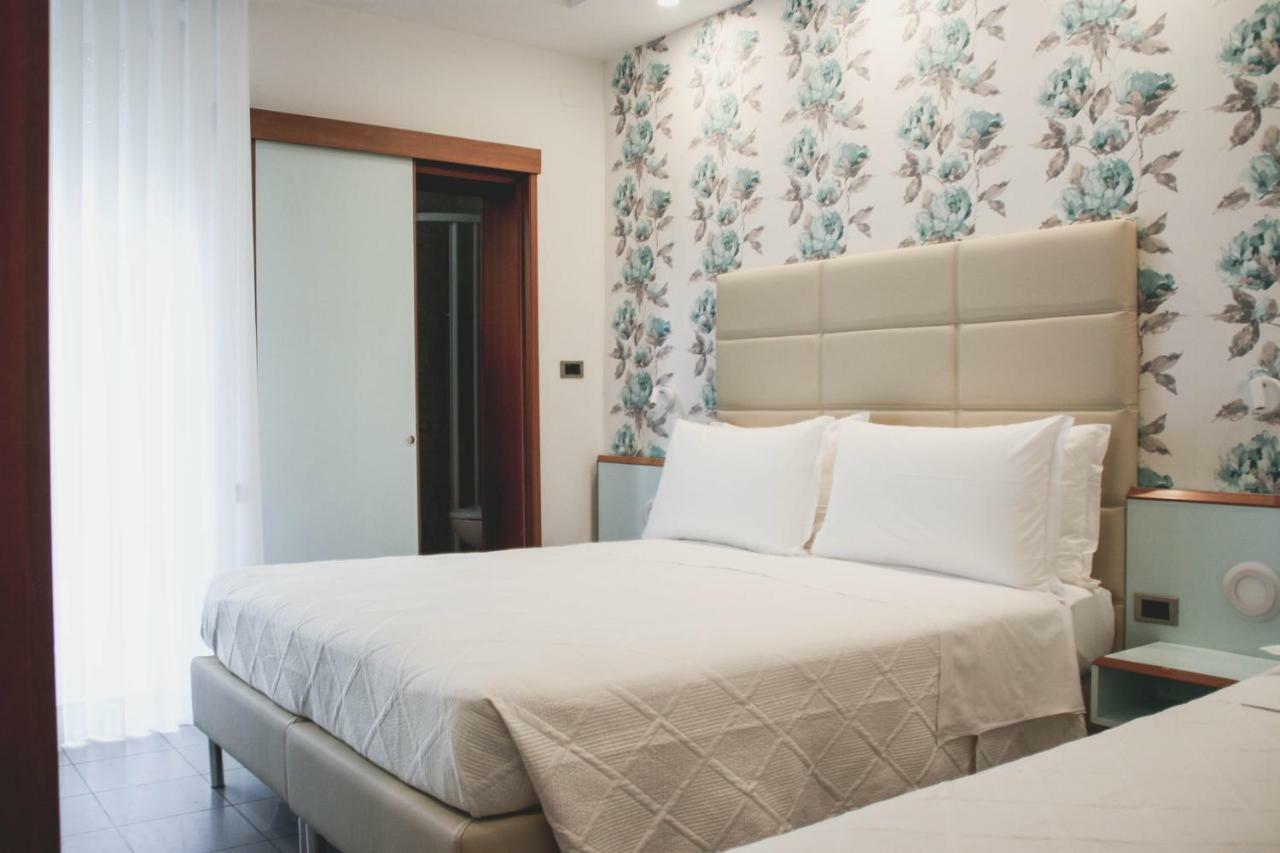 Hotel Gaby リミニ エクステリア 写真