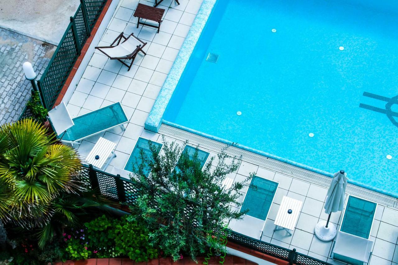 Hotel Gaby リミニ エクステリア 写真
