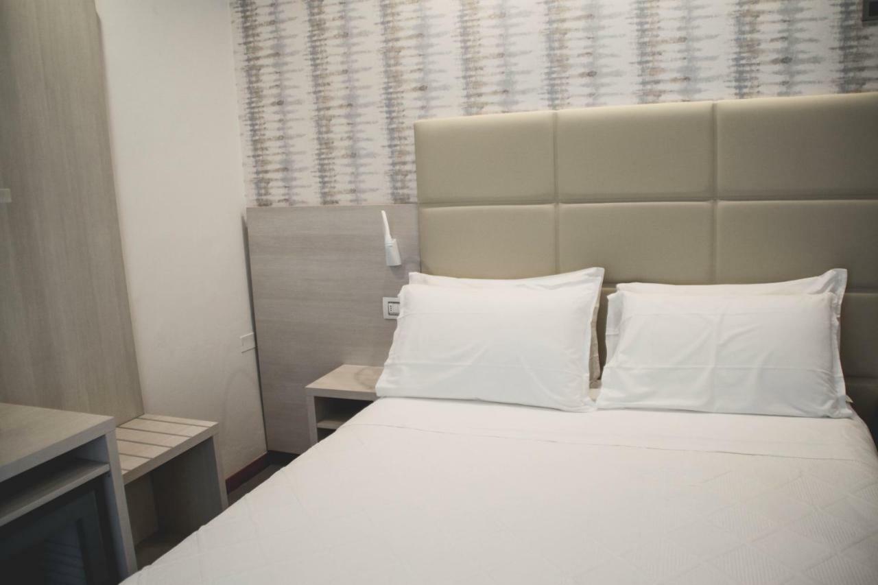 Hotel Gaby リミニ エクステリア 写真
