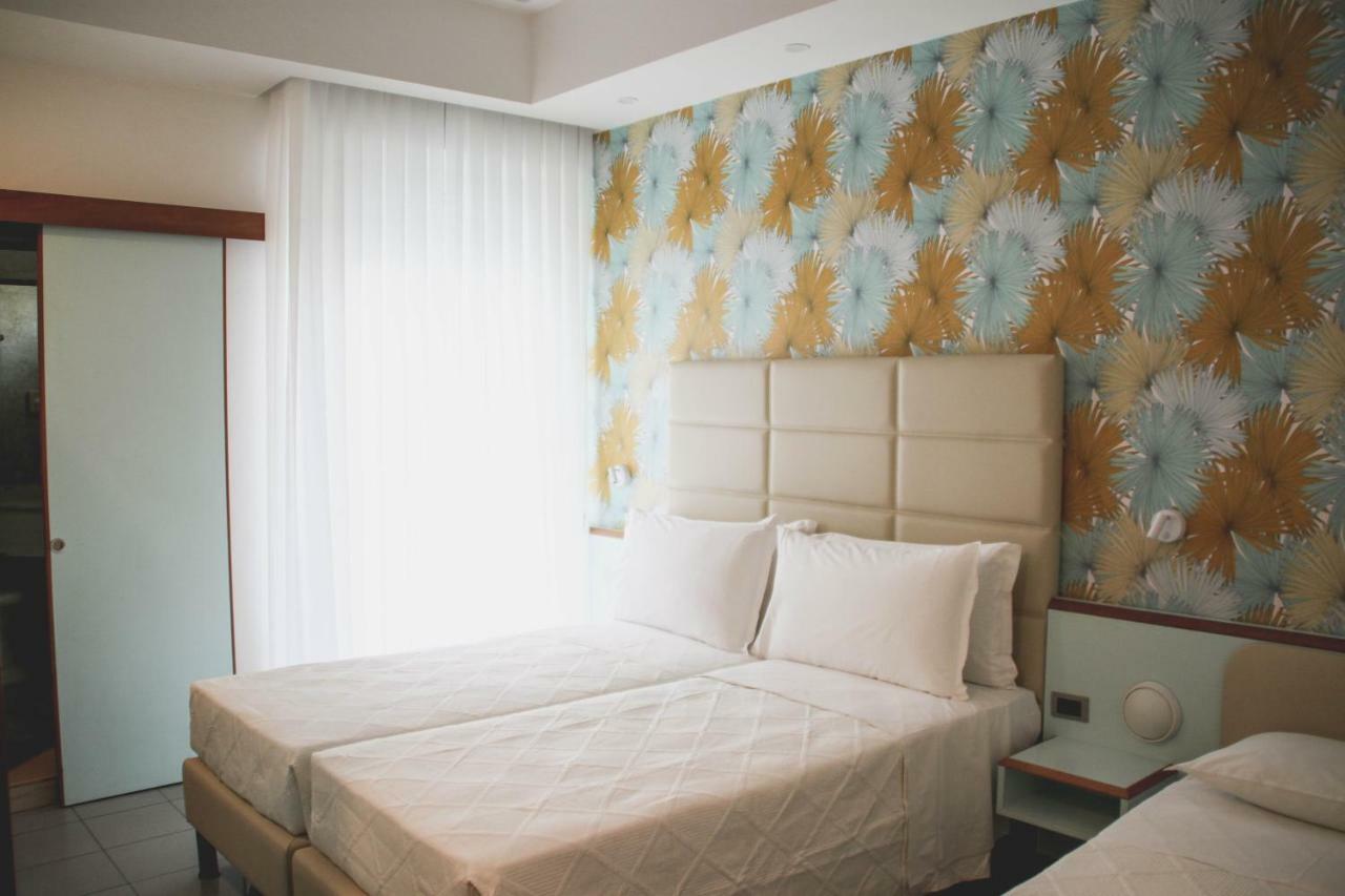 Hotel Gaby リミニ エクステリア 写真